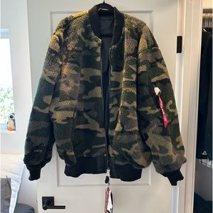 NWT Bomber jacket camp and black reversible size Xl Alpha Industries